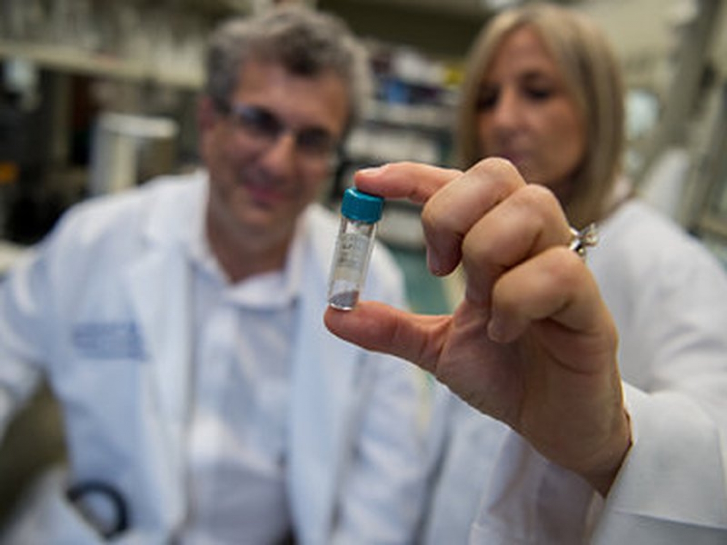 Американская вакцина против коронавируса вызвала сильный иммунный ответ на тесте